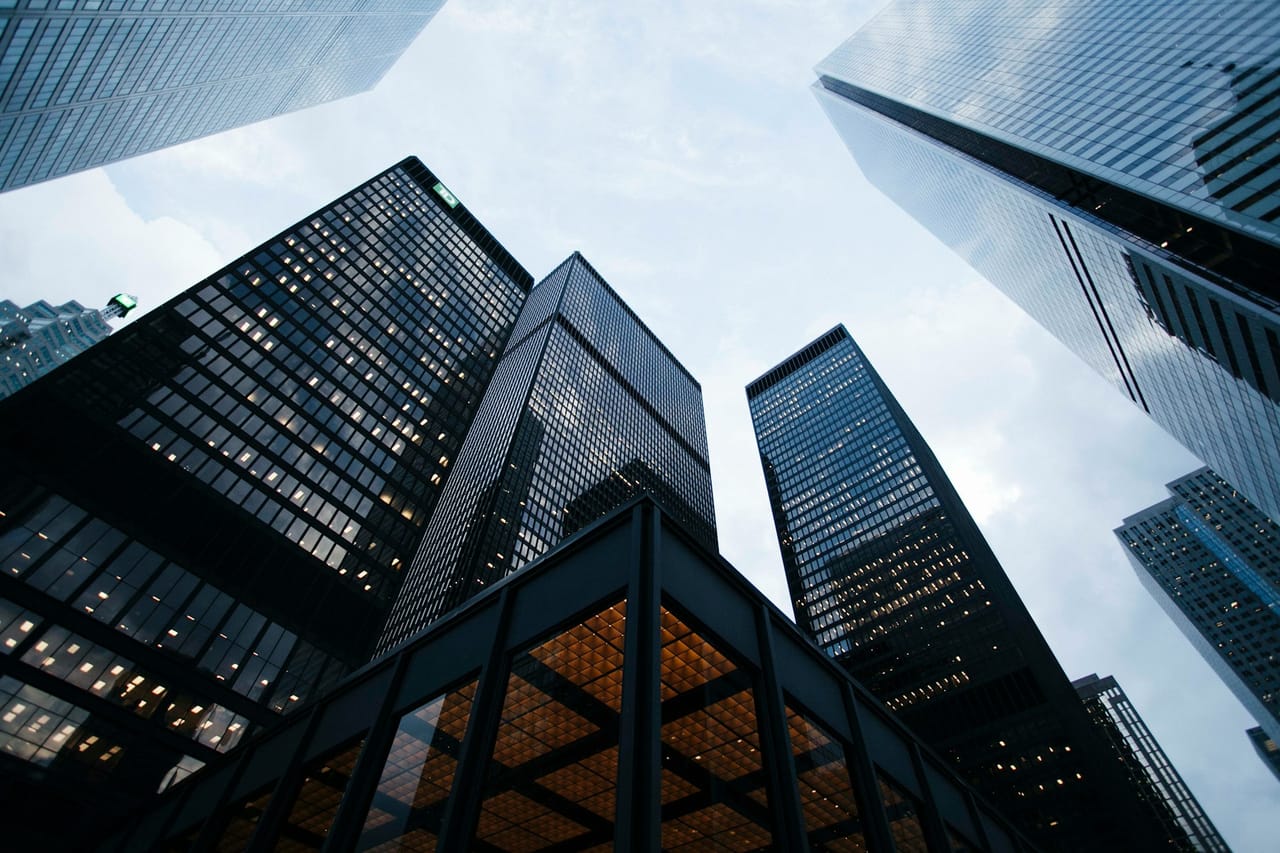 Graphique de croissance startup avec indicateurs clés